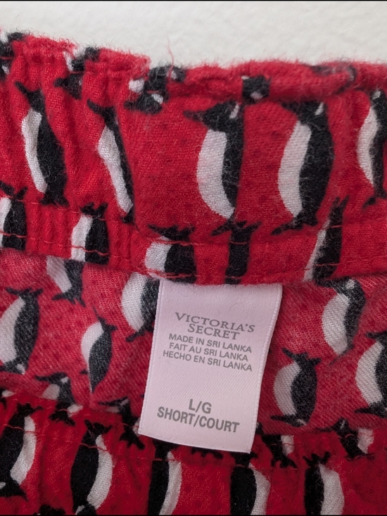 Victoria's Secret Red Penguin Printed Button-Up Pajama Set Large Short - Picture 8 of 8